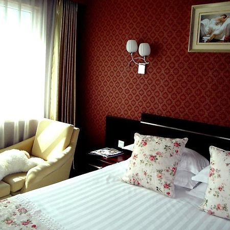 Overseas Chinese International Hotel Qingdao Exterior photo