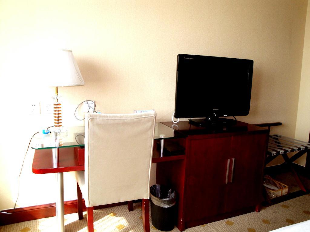 Overseas Chinese International Hotel Qingdao Exterior photo