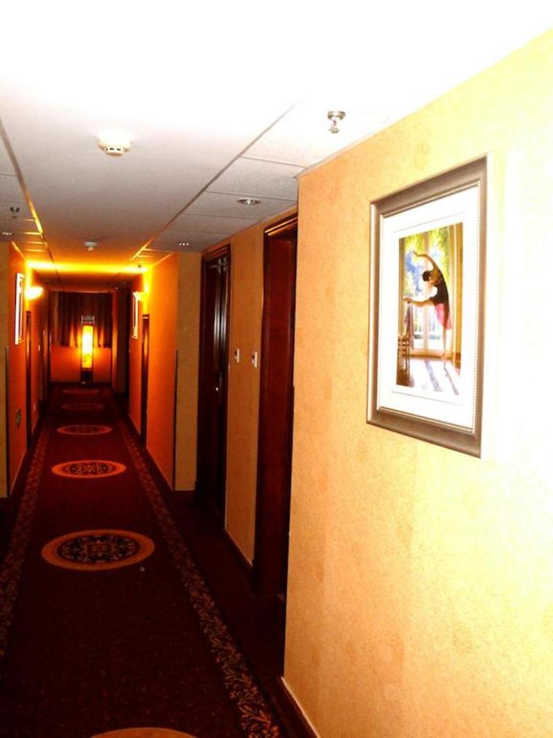 Overseas Chinese International Hotel Qingdao Exterior photo