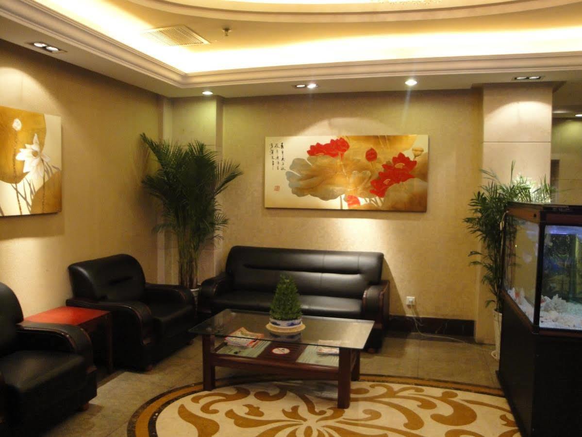 Overseas Chinese International Hotel Qingdao Exterior photo